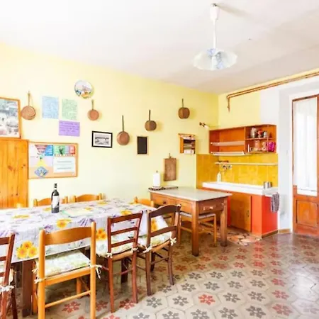 Vakantiehuis Cascina Baracico, Circondati Dalla Natura